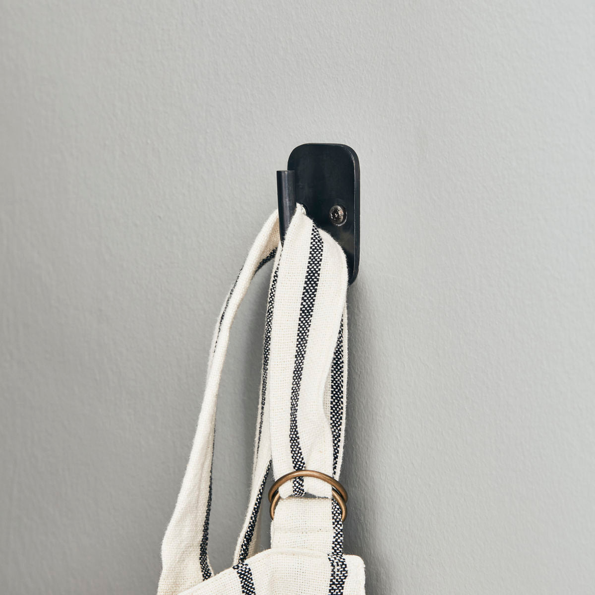 enkel knagg baderom toalett antikk svart