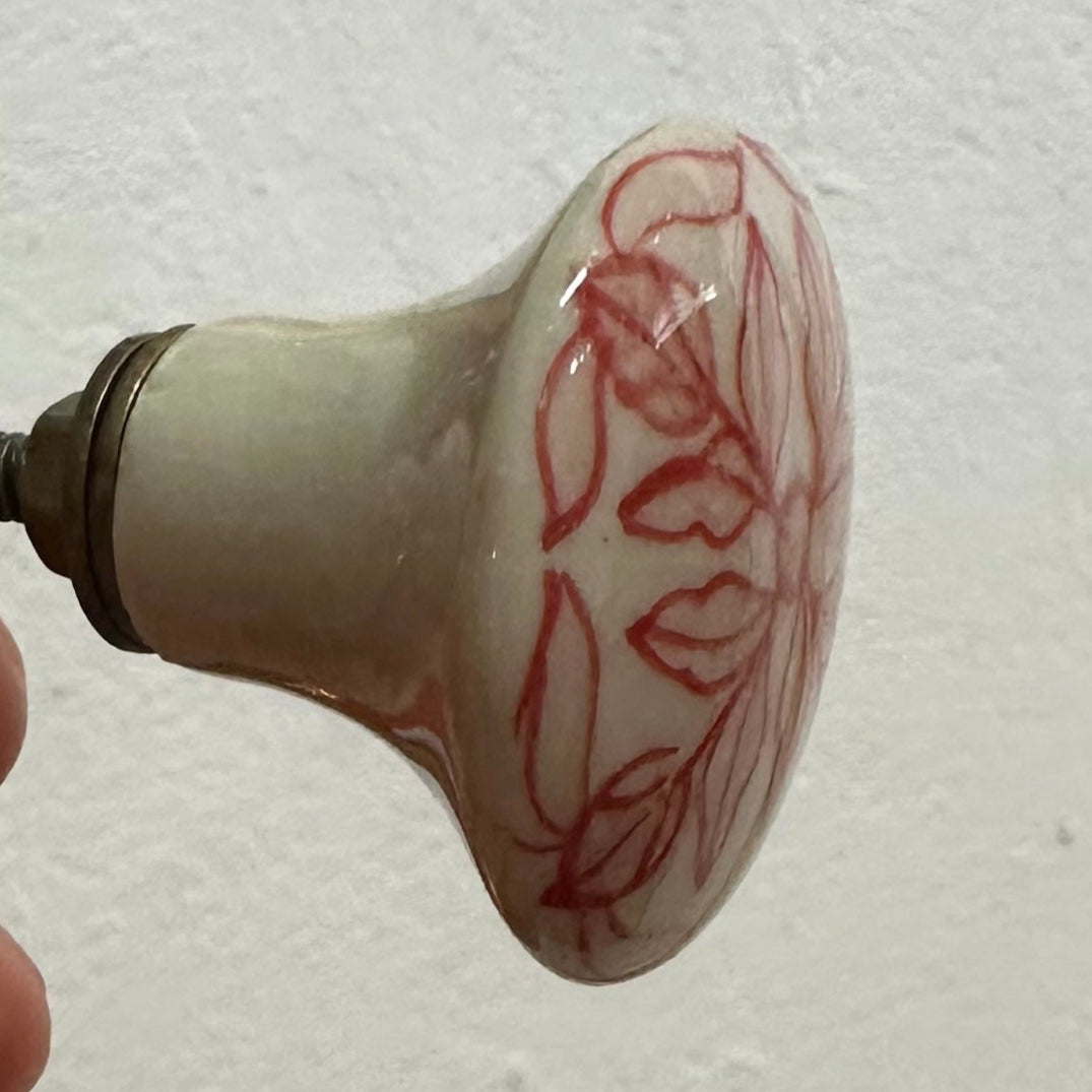 Knott, Krem m/Rødt Mønster - Ø3,6cm