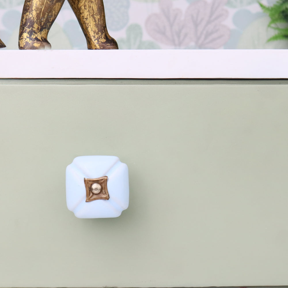 porselnknott salviegrønn / dus grønn