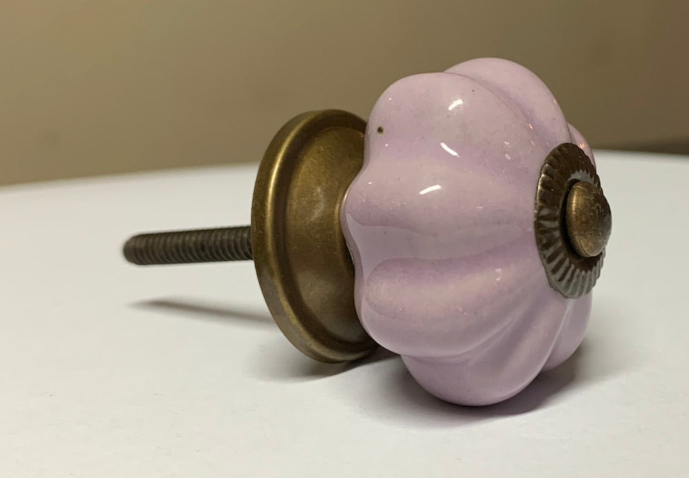 lys lilla dus knott keramikk porselen nettbutikk knotter rosarosa lilla knott bølgende blomst