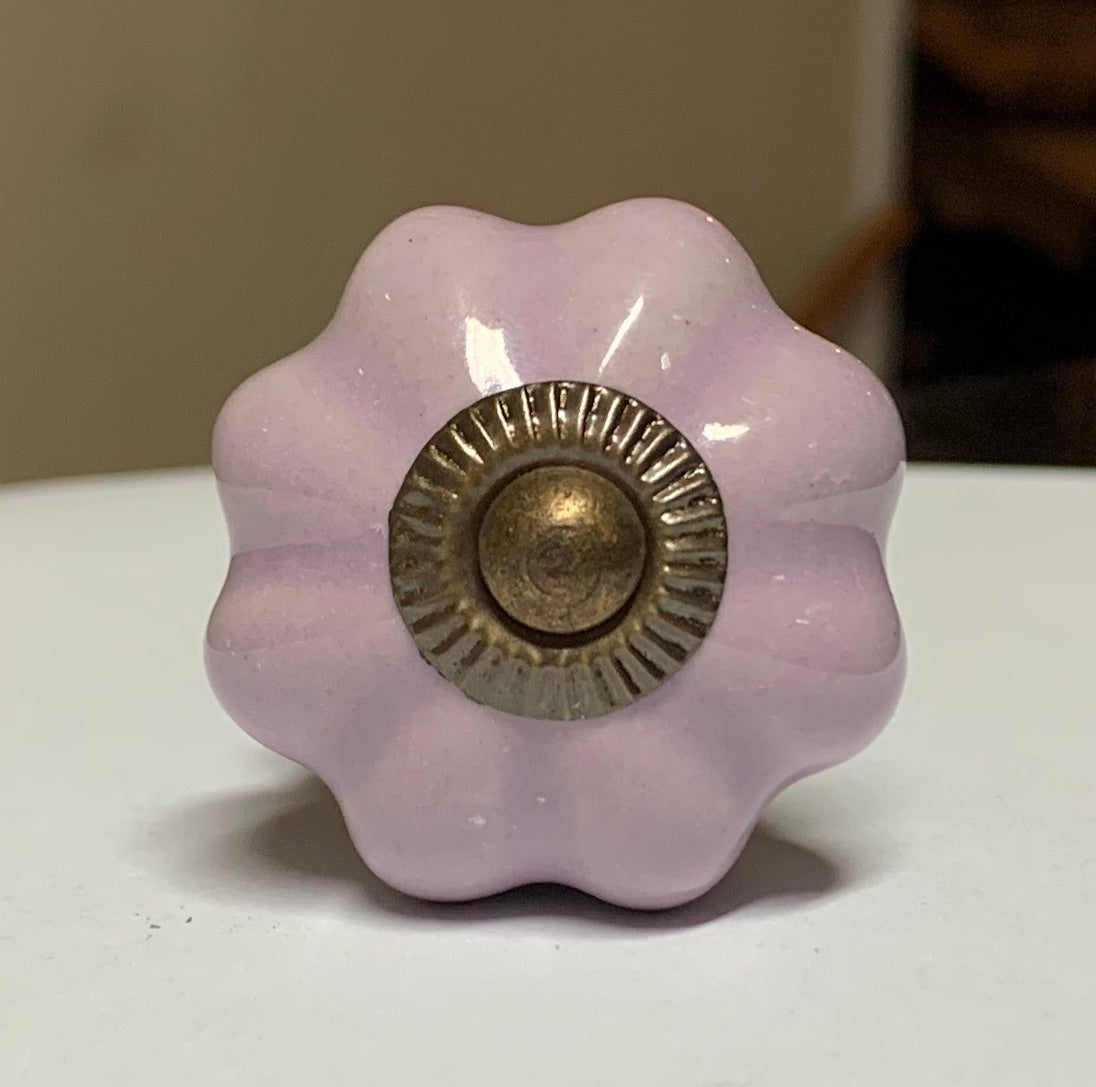 lys lilla dus knott keramikk porselen nettbutikk knotter rosarosa lilla knott bølgende blomst nettbutikk knotter