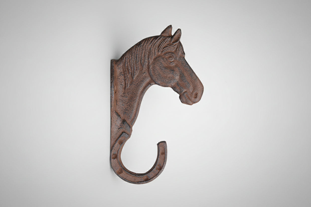 knagg med motiv av en hest - laget i støpejern