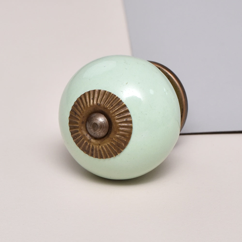 knott keramikk lysegrønn / salvie grønn